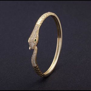 ✨micro paved serpent bracelet✨